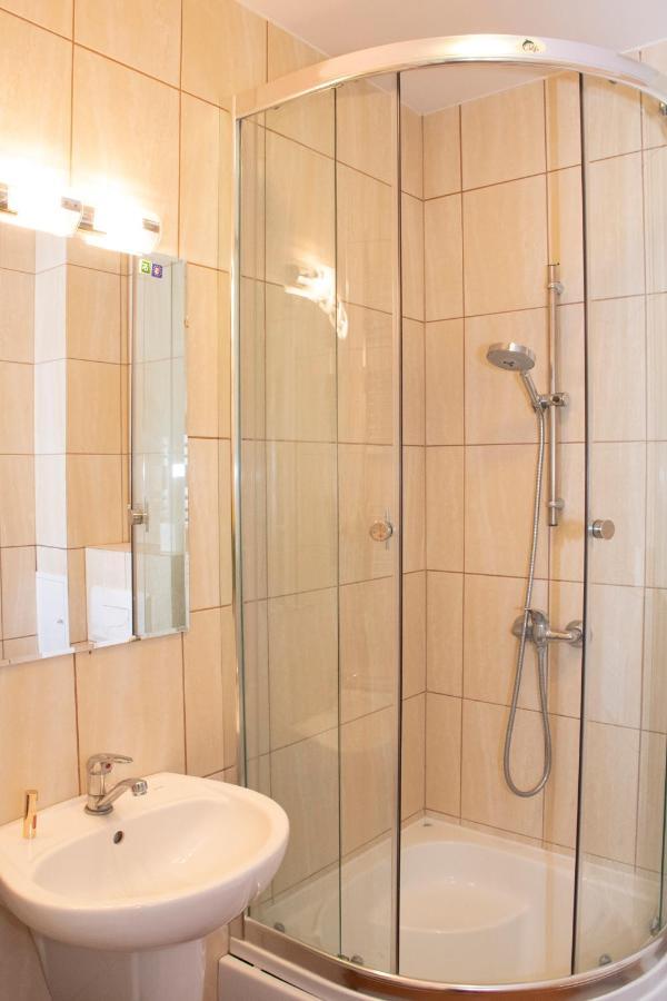 Apartament z balkonem i parkingiem Apartment Rewal Bagian luar foto