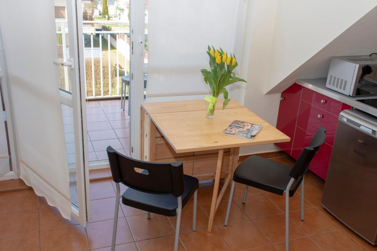 Apartament z balkonem i parkingiem Apartment Rewal Bagian luar foto