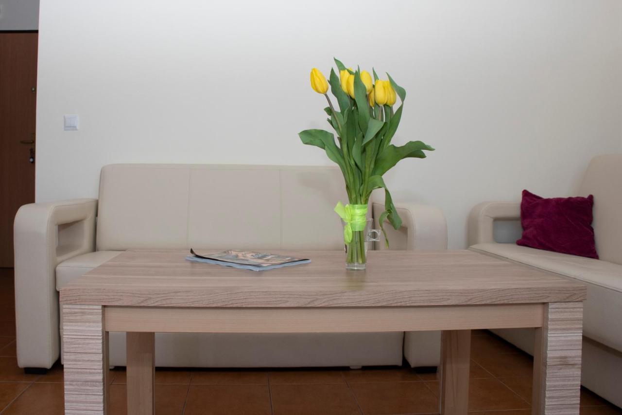 Apartament z balkonem i parkingiem Apartment Rewal Bagian luar foto